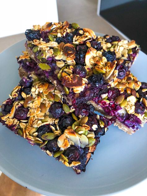 Superfood Breakfast Bars, Breakfast Bars Healthy, Breakfast Bars Recipe, High Fiber Breakfast, Superfood Breakfast, Oatmeal Breakfast Bars, Healthy Eggs, Superfood Recipes, Breakfast Bars