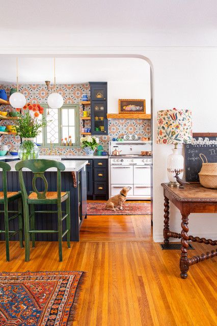 Before and After: 4 Charming Vintage-Style Kitchens Half Open Kitchen, Arched Opening, Kitchen Peninsula, Vintage Style Kitchen, Project House, Eclectic Kitchen, House Md, Eclectic Home, Home Fashion