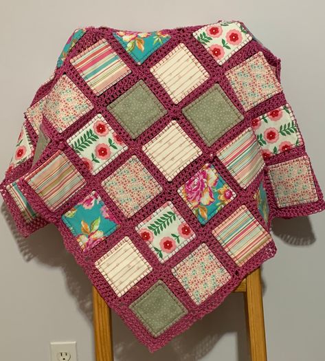 Fusion Crochet, Crochet Granny Square Beginner, Puff Quilt, Quilted Baby Blanket, Chic Scarves, Square Blanket, Granny Square Blanket, Crochet Quilt, Baby Yarn