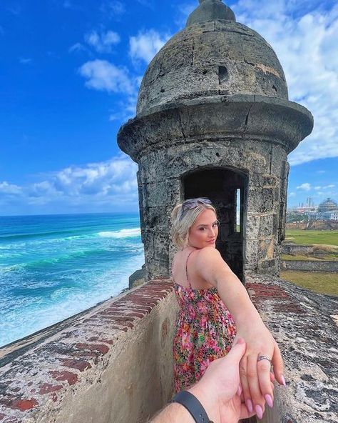 San Juan Photoshoot, San Juan Picture Ideas, Chinchorreo Puerto Rico Outfit, Puerto Rico Couple Pictures, Old San Juan Photoshoot, San Juan Puerto Rico Instagram Pictures, Old San Juan Puerto Rico Pictures, Puerto Rico Aesthetic Pictures, Puerto Rico Photo Ideas