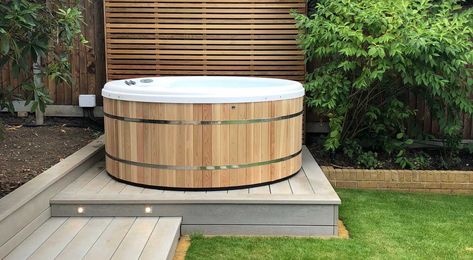 Hot Tub Deck Design, Modern Hot Tubs, Small Hot Tub, Round Hot Tub, Hot Tub Landscaping, Hot Tub Patio, Hot Tub Designs, Cedar Hot Tub, Outdoor Bathtub