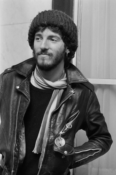 Bruce Springsteen Songs, Springsteen Lyrics, Boss Music, Bruce Springsteen The Boss, Dropkick Murphys, Quincy Jones, Vampire Weekend, Joan Baez, Carole King