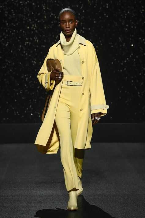 Hermes Runway, Hermes Women, Show Collection, Yellow Outfit, March 2024, Career Wear, Fashion Show Collection, Mode Inspiration, Fall 2024