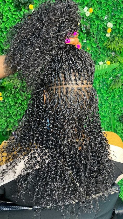 Achieve these micro braids with water waves. You can never go wrong! Are you in Ibadan, Lagos, port Harcourt, anywhere in Nigeria? Sugar babies don't worry about location, luxury will find you anywhere you are. Mystic Braids, Micro Braids Hairstyles, Braids Boho, Cornrows Braids For Black Women, Boho Locs, Passion Twists, Short Box Braids Hairstyles, Braided Hairstyles For Black Women Cornrows, Butterfly Locs