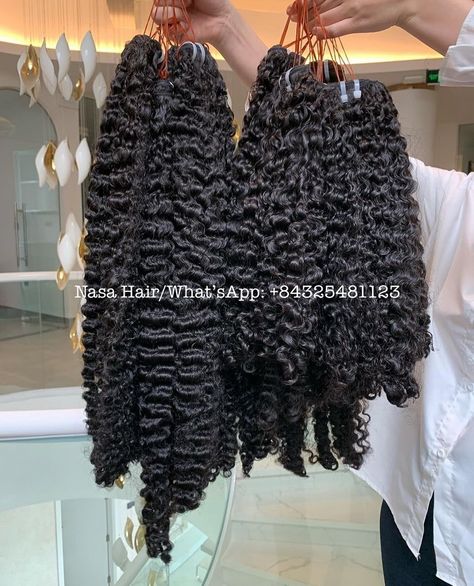 💦 BURMESE CURLY BUNDLE - NATURAL COLOR 💦 🎯No synthetic fillers 🎯Versatility in Styling 🎯100% single donor hair 🎯Friendly with hot tool 🎯Perfect for casual or formal 🎯Maintain texture in 5-7 year ✨Contact us right now for further information!✨ ——————————————————— ☎️WhatsApp: (+84) 325481123 #virginhairextensions #rawhairvietnam #burmesecurlyhair #burmahair #burmesecurly #burmesehairsupplier #rawburmese hair #transparentlaceclosure #rawhairsupply #curlybundles #naturalhair #naturalhair #natura... Burmese Curly Hair Sew In, Curly Hair Sew In, Burmese Hair, Luxury Hair Extensions, Hair Business, Brand Ideas, Hair Vendor, Raw Hair, Business Hairstyles