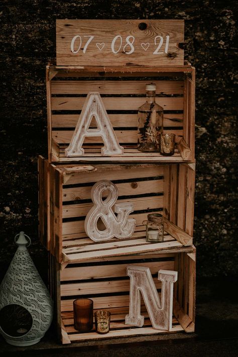 Hobby Lobby Wedding Ideas, Simple Wedding Decor Outdoor, Country Wedding Aisle Ideas, Country Style Wedding Ideas Decoration, Mrs And Mrs Wedding Ideas, Wedding Dresser Decor, Wedding Styles Themes Rustic, Outside Reception Ideas Backyards, Cute Wedding Decor Ideas