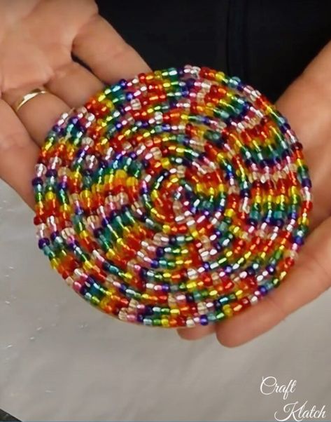 Glass Bead Crafts Diy, Melted Pony Beads, Glass Bead Crafts, Pony Bead Projects, Seed Bead Projects, Pony Bead Crafts, Floating Deck, Beading For Kids, Seed Bead Crafts