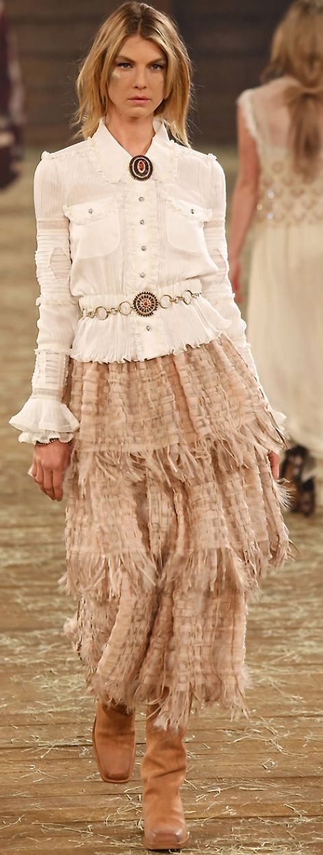 Chanel, 2015 Chanel 2014, Chanel 2015, Chanel Jackets, Mode Tips, Estilo Hippy, Mode Chanel, Chanel Couture, Mode Boho, Paris Texas