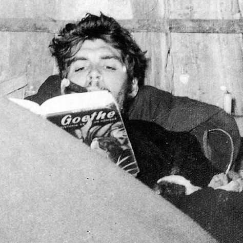 Man Reading, Reading A Book, A Book, A Man, Che Guevara, Black And White, Reading, White, Black