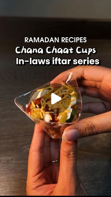 Khawla 🍉 | Halal Food, Recipes & Places to Visit on Instagram: "Welcome to Episode 10 of  the Ramadan series where we prep hosting my in-laws for Iftar on the first day of Ramadan!

And today we are making these spicy and delicious Chana Chaat Cups!

👩‍🍳Ingredients:

Potato 
Tumeric 
Salt
Red chilli flakes 
Cumin powder
Black pepper 
Chana chaat masala 
Imli sauce 
Green chilli sauce 
Coriander
Green chillies
Cucumber 
Tomatoes
Onions 
Yogurt 
Nimco

Make sure you try out this recipe, these were such a hit on the Iftar party!

Make sure you’re following me because I’m gonna share my much awaited Iftar notion template next ❤️

.
.
.
.

#ramadan2024 #ramadankareem #ramadanrecipes #ramadanfood #ramadanrecipe #ramadanfoodideas #desirecipes #pakistanirecipeideas #pakistanifood #pakistanifood Halal Recipes, Chaat Cups, Halal Food Recipes, First Day Of Ramadan, Ramadan Series, Green Chilli Sauce, Chana Chaat, Iftar Party, Halal Food