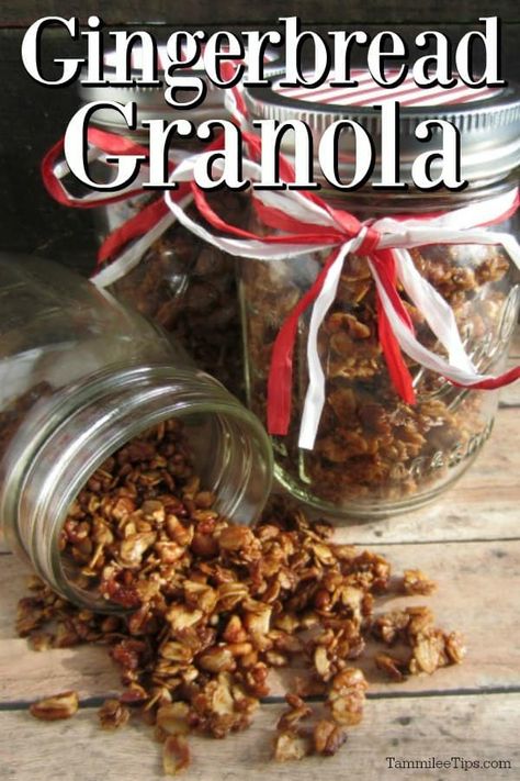 How to make a delicious homemade Gingerbread Granola Recipe that makes an amazing Christmas Gift! So easy to make and packed with great flavor! Gingerbread Granola Gift Jars are a super cute gift for friends and family. Check out the Gingerbread Granola Recipe and easy packaging! Diy Mason Jar Christmas Gifts, Gingerbread Granola Recipe, Christmas Granola, Granola Gift, Jar Christmas Gifts, Cute Gift For Friends, Gingerbread Granola, Savory Granola, Warm Soup Recipes