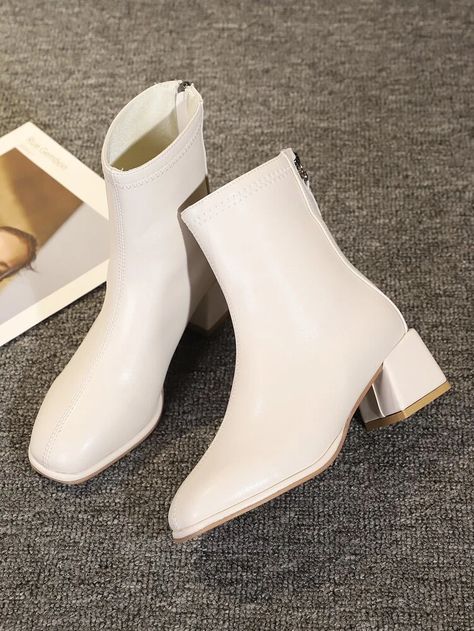 Square Toe Minimalist Chunky Heeled Boots -SHEIN Square Toe Boots Outfit, Shein Boots, Chunky Heeled Boots, Shein Shoes, Heart Shoes, Heels Outfits, Everyday Fashion Outfits, Chunky Heels Boots, Square Toe Boots