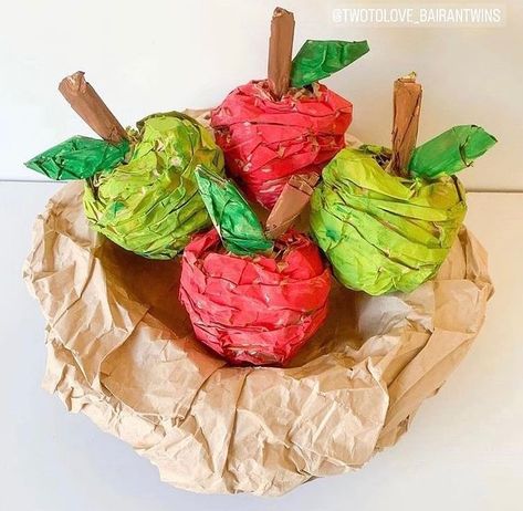 Fruit Diy Crafts, Autumn Fruits Crafts For Kids, Fruits Crafts For Kids, Recycled Activities, Diy Apples, Apple Crafts For Kids, Apple Crafts Preschool, September Preschool, Paper Apple