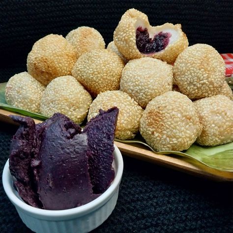 Filipino Desserts, Asian Desserts, Ube Filling Recipe, Homemade Chinese, Filling Recipes, Food Cravings, Homemade Recipes, Quick Saves