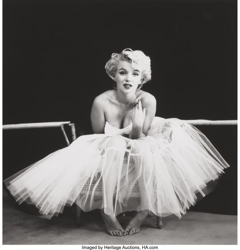 Marilyn Monroe White Dress, Famous Blondes, Marilyn Monroe Portrait, Milton Greene, Marilyn Monroe Art, Ballerina Girl, Marilyn Monroe Photos, Norma Jeane, Blonde Bombshell