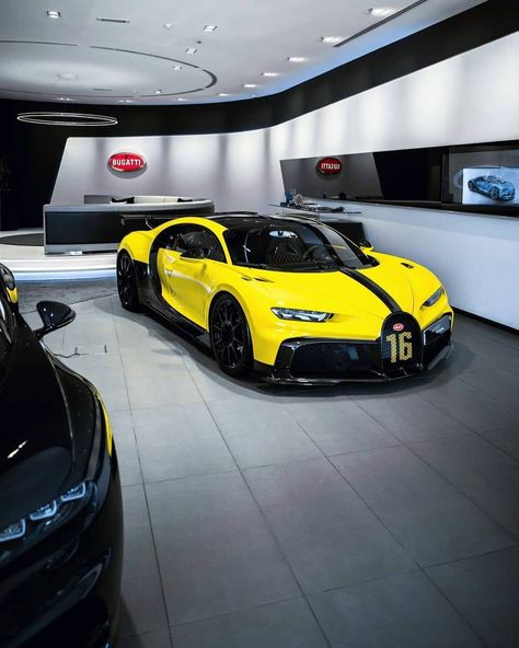 B U G A T T I 🤍 on Instagram: “Yellow Chiron Pur Sport 💛 Photos @shahafshai #Yellow #ChironPurSport” Bugatti Chiron Pur Sport, Chiron Pur Sport, Cars India, Bugatti Chiron, Automotive News, Sports Photos, Bugatti, Luxury Lifestyle, Sports Cars