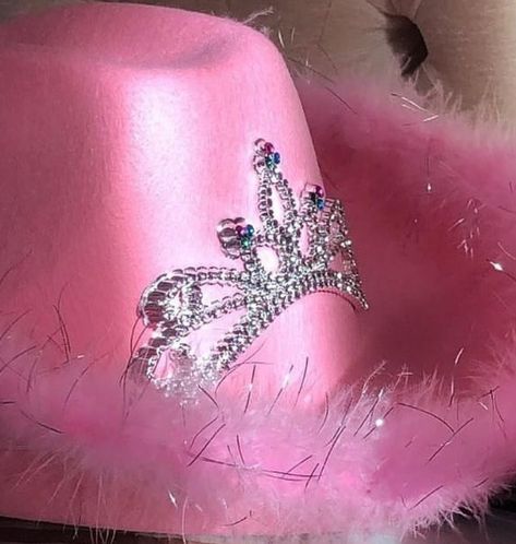 Pink Glitter Cowboy Hat, Cowboy Pink Aesthetic, Pink Tiara Aesthetic, Glitter Cowgirl Aesthetic, Fluffy Cowboy Hat, Pink Cowboy Hat Aesthetic, Pink Cowboy Aesthetic, Pink Cowgirl Hat Aesthetic, Pink Pony Club Aesthetic