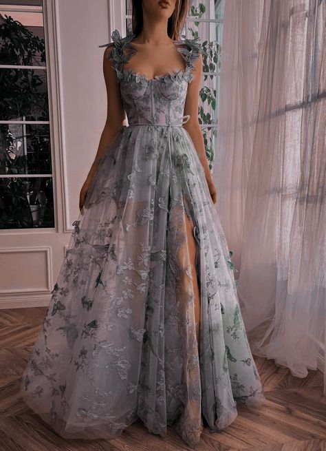 Cottege Core Prom Dresses, Prom Dress Garden Theme, Prom Dress Ethereal, Aesthetic Formal Dresses, Spring Ball Dresses, Enchanted Garden Prom Dress, Dream Prom Dress, Wedding Party Outfits, Deb Dresses