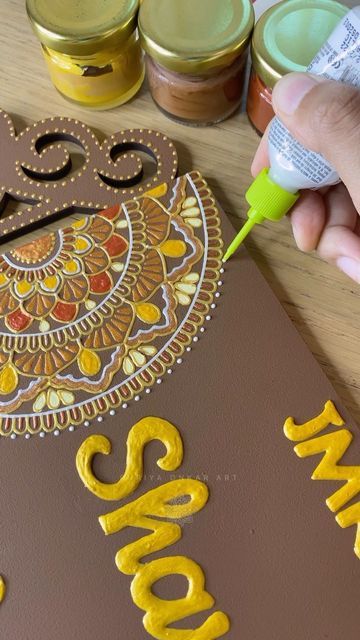 Mandala Art Name Plate, Lippan Art Name Plate Design, Lippan Art Name Plate, Dot Mandala Name Plate, Jute Bags Design, Name Plates For Home, Name Plate Design, Art Decor Diy, Hand Painted Gifts