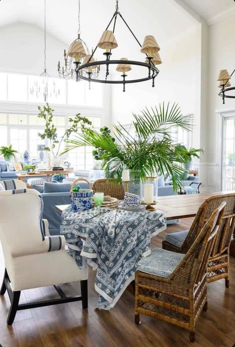 Hamptons Style Dining Room, Hallway Nook Ideas, Summer Boards, Hamptons Style Living Room, Hamptons Interior Design, Grandmother Aesthetic, Farm Estate, Blue And White Living Room, Coastal Dining Room