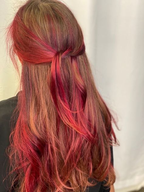 Blonde Hair With Red Front Pieces, Dark Blonde Hair With Colored Highlights, New Red Hair Color Trends, Peekaboo Hair Color Red And Blonde, Pink And Red Hair Ideas, Red Under Dye Hair, Underdye Hair Pink, Hair Dye Ideas For Pale Skin, Red Roots Brown Hair