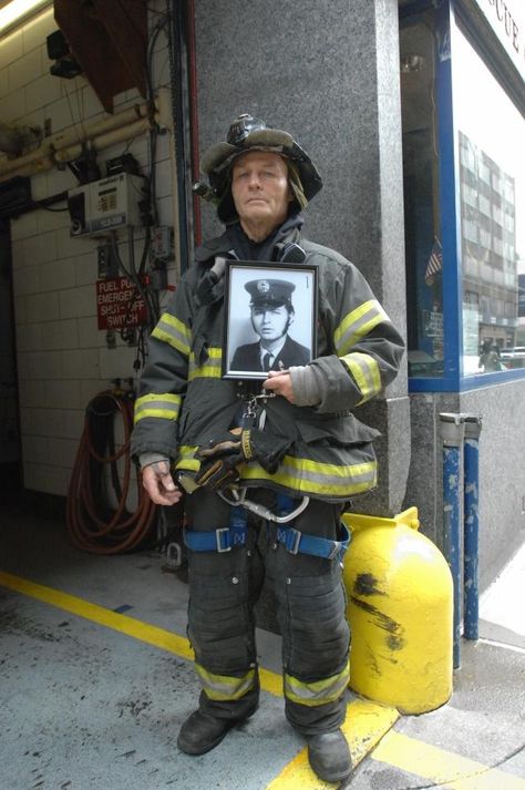 FDNY: Ageing out| Off-Topic Discussion forum | 343 Firefighters, Funny Firefighter, Fire Officer, Firefighter Life, Fire Captain, American Firefighter, Fdny Firefighters, Firefighter Training, Emergency 51