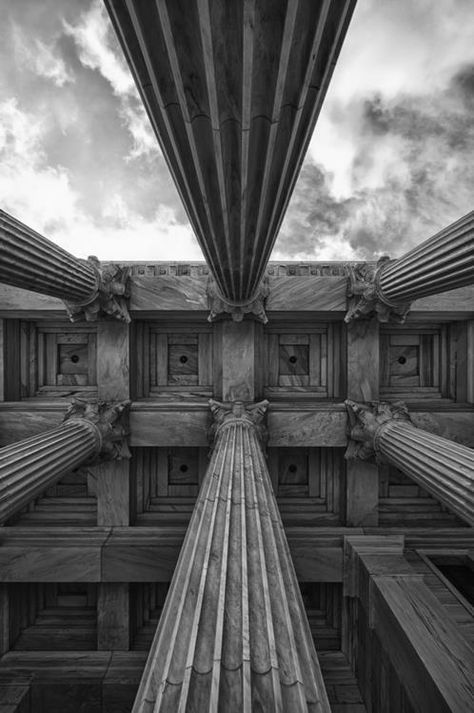 Foto Scale, Architectural Structure, Line Photography, Black And White Photo Wall, Photographic Projects, Perspective Photography, Roman Architecture, Bnw Photography, Black And White Aesthetic