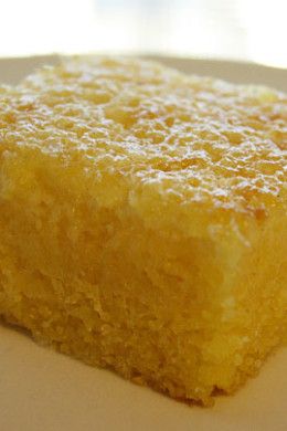 Cornmeal Cake (Bolo de Fubá) Cornbread Ideas, Cornmeal Cake Recipe, Gluten Free Cornbread Recipe, Cornmeal Cake, Cornmeal Recipes, Easy Cornbread Recipe, Delicious Cornbread, Baked Breads, Cornbread Easy