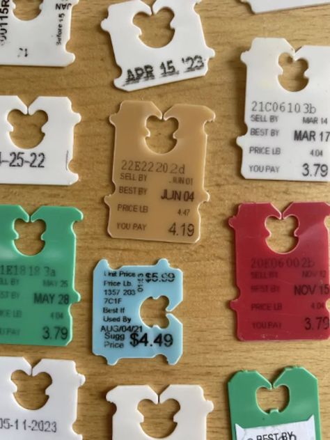 What Do the Different Colored Tags on My Bread Bag Mean? Colored Bread, Bread Tabs, Bread Ties, Sticker Packaging, Bread Tags, Bread Clip, Textile Business, Recipe App, Bread Packaging