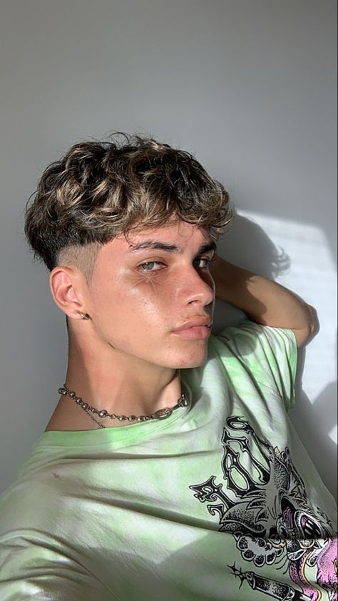 Guy Highlights Men Hair Black, Men’s Brown Highlights, Men Hair With Highlights, Men Black Hair With Highlights, Logan Paul Hairstyle, Black Hair Brown Highlights Men, Mens Frosted Tips Hair, Hair Highlight Men, Men’s Highlights Black Hair