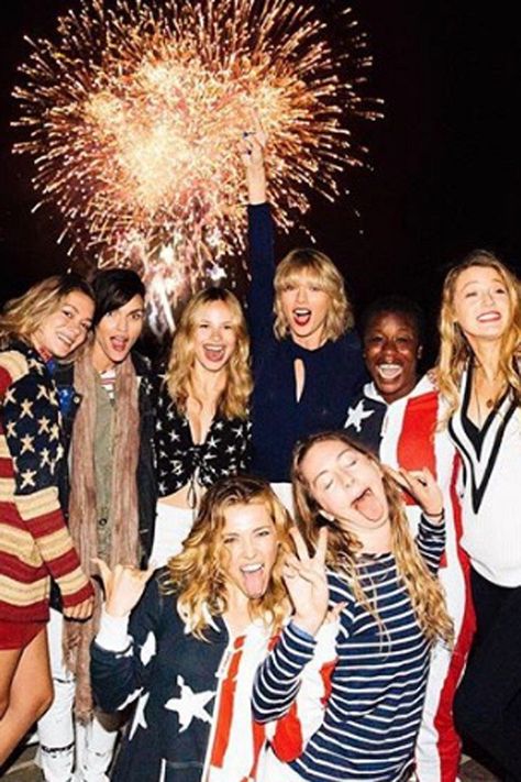 When It Comes to Fourth of July Parties, Taylor Swift Is a Firework Taylor Swift House, Taylor Swift Squad, Loki Wallpaper, Taylor Swift Party, July Fourth, All About Taylor Swift, Girl Friends, Tilda Swinton, Loki Laufeyson