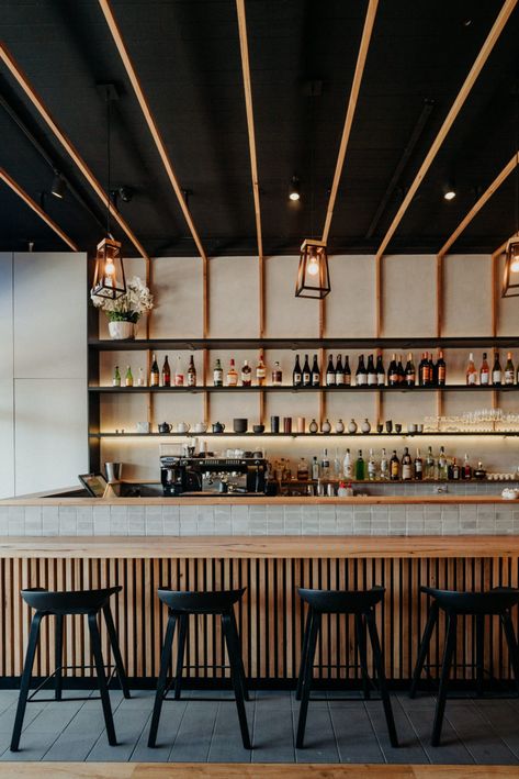 Japanese Restaurant Interior, Bar Deco, Bar Counter Design, Modern Restaurant Design, Woods Restaurant, Decoration Restaurant, Bar Inspiration, Bar Interior Design, Coffee Shops Interior