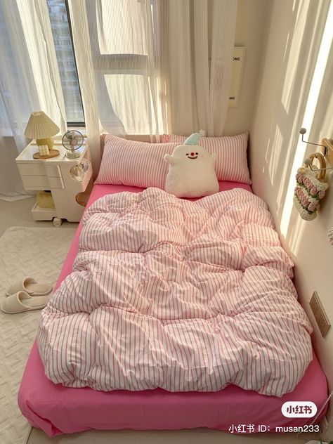 Pink Bed Aesthetics, Pink Bed, Pastel Room, Bedroom Decor Design, Redecorate Bedroom, Dream House Rooms, Minimalist Room, Teen Bedroom Decor, Apartment Decor Inspiration