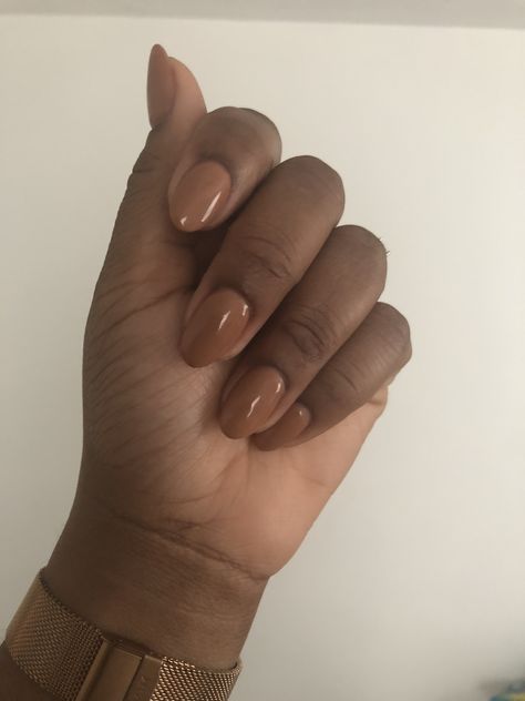 Nail Polish Colors Black Women, Brown Nails On Tan Skin, Neutral Nails For Brown Skin, Brown Nails On Brown Skin, Brown Girl Nails, Overlay Nails Natural, Nails On Dark Skin Hands, Nails For Darker Skin Tone, Nude Nail Polish For Dark Skin