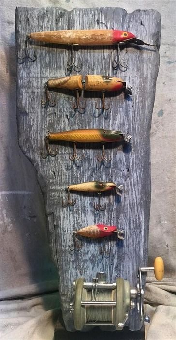 Fishing Lures Display, Antique Fishing Lures, Hunting Themes, Trout Fishing Tips, Fishing Room, Vintage Fishing Lures, Bass Fishing Tips, Sharp Knife, Fish Supplies