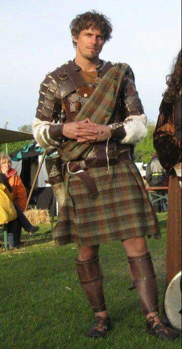 A Scottish Warrior - from Friends Who Like Scotland now. Great Kilt Men, Irish Kilts Men, Kilted Men, Scottish Warrior, Scottish Man, Kilt Outfits, Highland Games, Scottish Kilts, Tartan Kilt