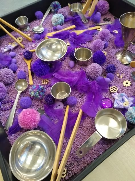 Lavender Sensory Play, Spring Nursery Activities, Purple Sensory Bin, Tuff Tray Ideas Toddlers, Messy Play Activities, Winter Activities For Toddlers, Craft Activities For Toddlers, Toddler Sensory Bins, Funky Fingers