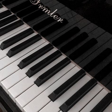 Alfabet Font, Damien Chazelle, Black Korean, Regulus Black, Piano Keyboard, Gray Aesthetic, Korean Aesthetic, Music Aesthetic, Foto Ideas Instagram