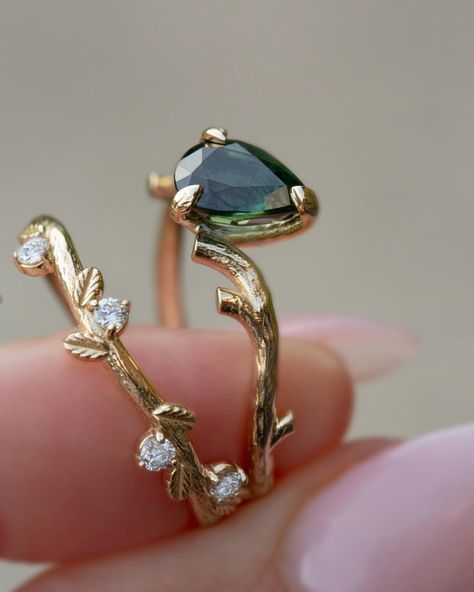 Nature Inspired Leaf Engagement Ring w/ Green Sapphire and Diamonds 14 – Albrecht Jewellery Fantasy Ring, Montana Sapphire Ring, Wedding Bands For Him, Fairy Ring, Wedding Bands For Her, Leaf Engagement Ring, Fairy Forest, Nature Inspired Rings, Spinel Ring