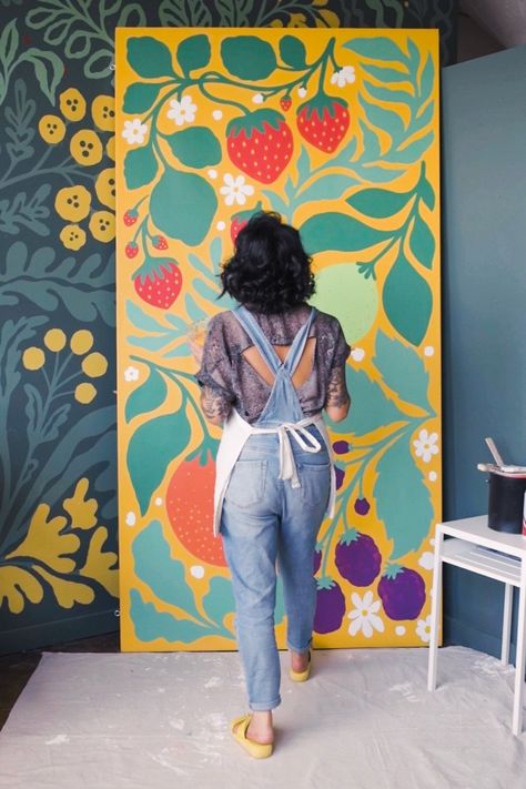 Nature Mural Wall Art, Bohemian Wall Murals Painted, Fun House Painting Ideas, Garden Mural Ideas, Painted Bedroom Walls Creative, Easy Outdoor Mural Ideas, Outside Mural Ideas, Small Wall Mural, Art Studio Mural