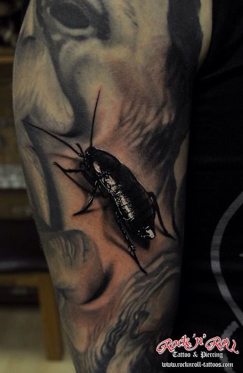 Bug tattoo lol Spider And Butterfly, Best Men Tattoos, Cockroach Tattoo, Rock N Roll Tattoo, Bug Tattoo, Tattoo Concepts, Facial Tattoos, Men Tattoos, Just Ink