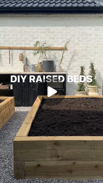 Raised Garden Beds Sleepers, Timber Garden Bed, Sleepers Garden Ideas, Small Garden Bed Ideas, Raised Bed Design, Raised Beds Garden, Raised Beds Diy, Sleepers In Garden, Oak Sleepers