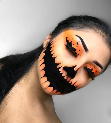 Tuto maquillage Halloween Nem Halloween Makeup, Makijaż Sugar Skull, Pelottava Halloween, Teknik Makeup, Make Up Diy, Makeup Zombie, Halloweenský Makeup, Halloween Make-up Looks, Holloween Makeup