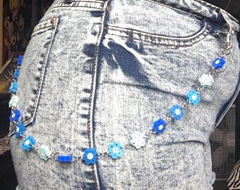 Flower Belt Chain, Pulseras Kandi, Diy Pants, Pant Chains, Easy Perler Beads Ideas, Belt Chain, Flower Pants, Flower Chain, Flower Belt