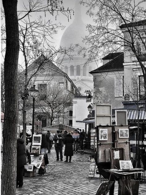 Paris Cards, Place Du Tertre, Montmartre Paris, Beautiful Paris, Old Paris, Bnw Photography, Paris Photo, Aesthetic Vibes, Paris City