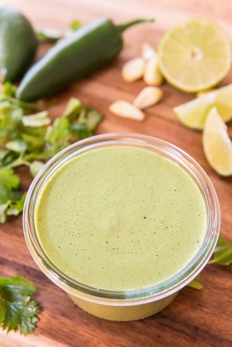 Green Empanada Sauce, Cilantro Dressing Recipe, Green Sauce Recipe, Cilantro Garlic Sauce, Creamy Cilantro Dressing, Peruvian Chicken, Jalapeno Sauce, Mexican Sauce, Salsa Guacamole