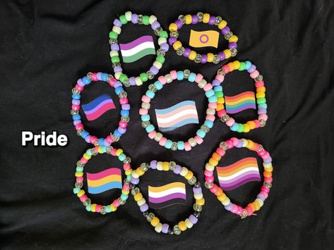 Color Palette For Bracelets, Lesbian Kandi Bracelet, Bracelet Ideas Big Beads, Trans Kandi Cuff, Easy Kandi Bracelets, Pride Bracelet Ideas, Couple Kandi Bracelets, Pride Kandi Bracelets, Friendship Bracelets For 4