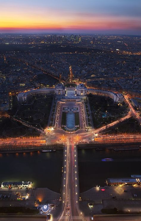 Paris .. View from the top of Eiffel tower Top Of The Eiffel Tower, City At Night, Paris Photo, Paris City, Most Beautiful Cities, The Eiffel Tower, France Travel, Places Around The World, City Lights