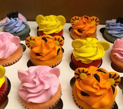 Simple Winnie The Pooh Cupcakes, Winnie The Pooh Gender Reveal Cupcakes, Winnie The Pooh Shower Desserts, Winnie The Pooh Themed Cupcakes, Winnie The Pooh Theme Birthday Party, Winnie Pooh Food Ideas, Wine The Pooh Cake, Weenie The Pooh Baby Shower Treats, Winnie The Pooh Themes Food