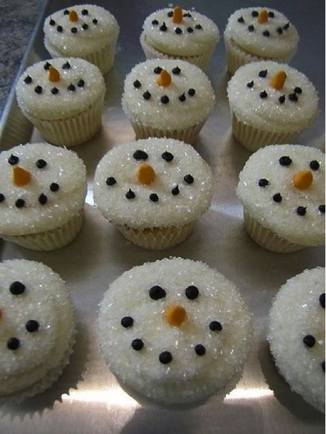 cd758e8f59dfdf06a852adad277986ca Snowman Cupcakes, Pastel Cupcakes, Hello Sweetie, Sugar Crystals, Christmas Cupcakes, Sweets Treats, Holiday Baking, Holiday Treats, Let Them Eat Cake